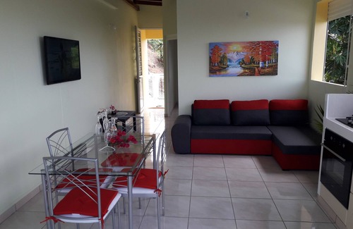 Riviere-Salee Apartamento | Apartamento tranquilo y cálido con piscina privada.