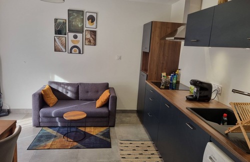 Costieres Apartamento | Quiet apartment in a green setting