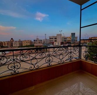 Sheikh Zayed City Apartamento | Quiet Apartment in Sheikh Zayed Near Top Malls