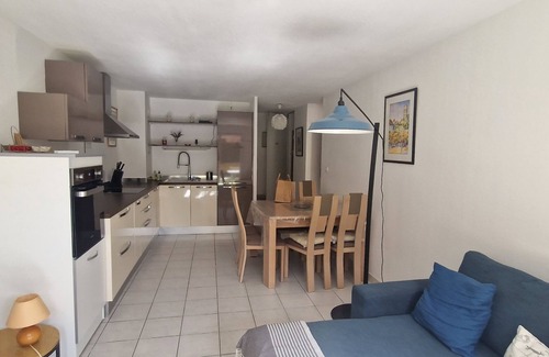 Venelles Apartamento | Quiet apartment, sleeps 4, garden-wi-fi parking