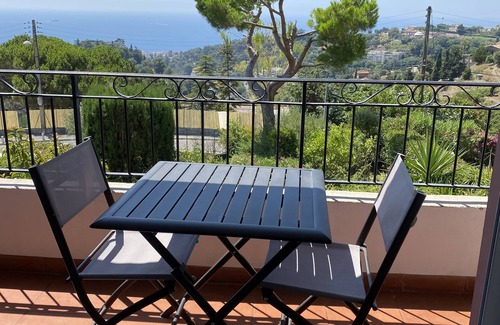 Saint Pierre de Feric Apartamento | Quiet apartment with beautiful view