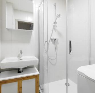 Prague 4 Apartamento | Quiet apartment with kitchen near the metro