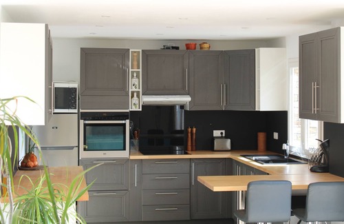 Pertuis Apartamento | Quiet apartment with swimming pool