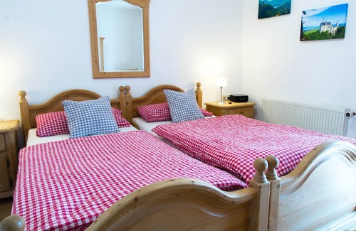 Fuessen Apartamento | Apartamentos tranquilos con terraza y jardín, tarjeta real, ¡bienvenidos bebés!