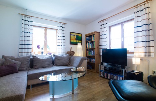 Fuessen Apartamento | Apartamentos tranquilos con terraza y jardín, tarjeta real, ¡bienvenidos bebés!