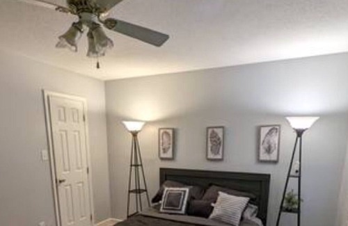Raleigh Casa | Quiet Apex Gem 15 minutes to the City with private backyard fence