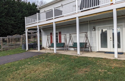 Lexington Apartamento | Quiet Basement Apt near Lexington and Buena Vista