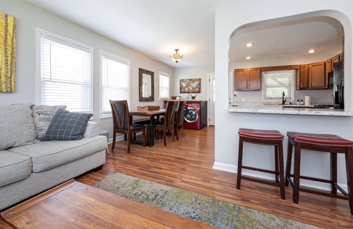 Hikes Point Casa | Quiet Area - Expressway Nearby - Families Welcome!