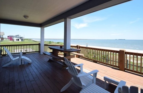 Galveston Casa | Quiet area of the beach, AMAZING VIEW & close to the ferry !
