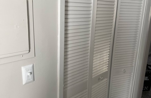 Sandy Springs Casa | Quiet area with pool and gym in the area . Mall is 10 minutes away
