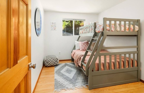 Lilliwaup Casa | Quiet Beachfront Hood Canal Getaway House!