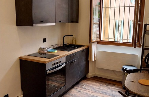 Aubagne Apartamento | Quiet, brand-new studio in old town center