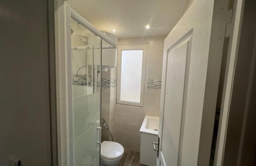 Bondy Apartamento | Quiet & bright studio 15min away from Paris
