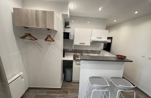 Bondy Apartamento | Quiet & bright studio 15min away from Paris