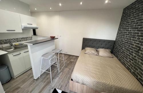 Bondy Apartamento | Quiet & bright studio 15min away from Paris
