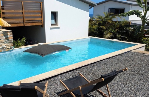 Grand Bois Apartamento | Quiet Bungalow - Swimming Pool, Air Conditioning, Close to Sea and CHU