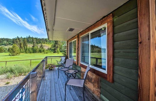 Alpine Northeast Cabina | Quiet Cabin ~ 1 Mi to Snake River Fly Fishing