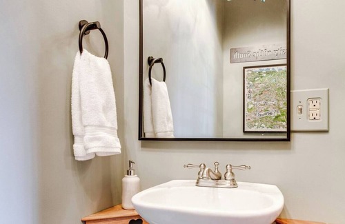 Sewanee Cabina | Quiet Cabin Close to Campus
