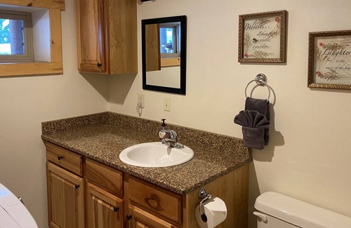 Island Park Cabina | Quiet Cabin in the Woods, Near Yellowstone, Sleeps 12.