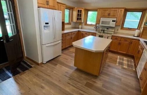 Glenwood Cabina | Quiet cabin on Lake Minnewaska - perfect for a family escape.