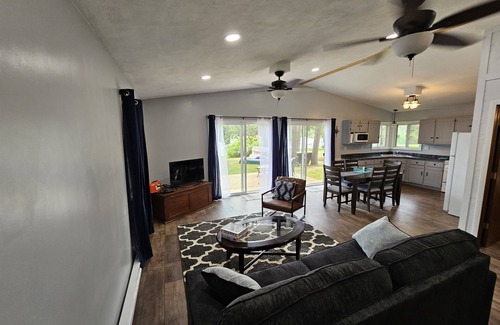 Tomahawk Casa | Quiet Cabin on the Shores of Tranquil Lake Mable