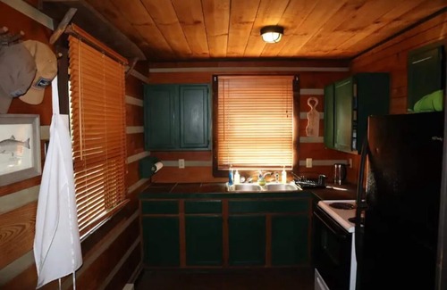Sylva Cabina | Quiet Cabin: Perfect basecamp for exploring WNC!