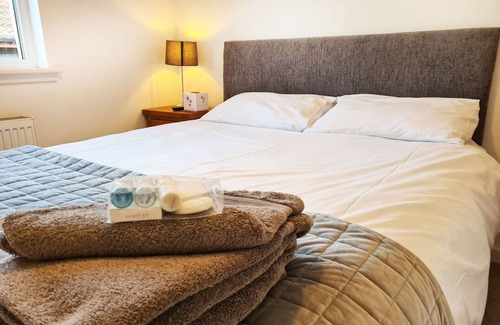 Conon Bridge Casa | Quiet central Highland location, Inverness 15 minutes drive, NC500 within a few minutes.