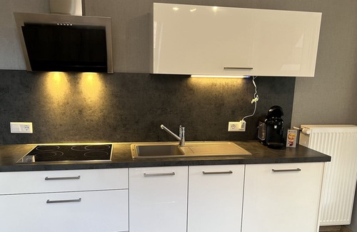 Dahn Apartamento | Ubicación céntrica y tranquila con vistas al salto Virgen y familiar.