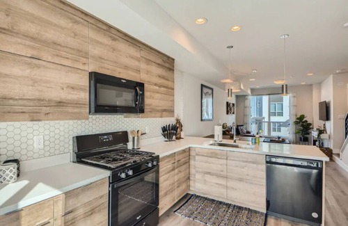 Berkley Casa | Quiet centrally located Denver hub w/ free parking