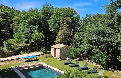 Saint-Victor-des-Oules Casa | Amplia casa de campo tranquila a 5 minutos Uzès