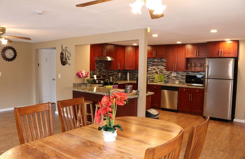 Haller Lake Casa | Quiet Clean and Comfortable Room