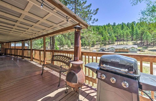 Cloudcroft Casa | Quiet Cloudcroft Cabin with Porch and Gas Grill!