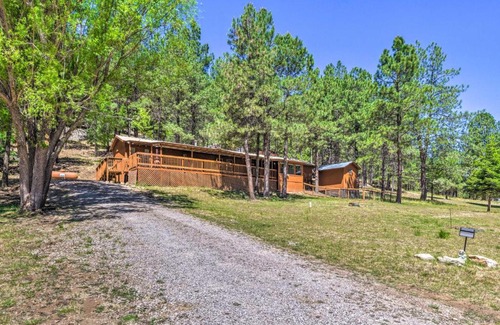 Cloudcroft Casa | Quiet Cloudcroft Cabin with Porch and Gas Grill!