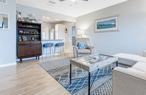 Ormond Beach Plaza Casa | Quiet coastal getaway with fenced yard, screened lanai, & central AC