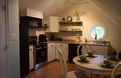 Ocean Pines Apartamento | Quiet coastal retreat, minutes from Ocean City, MD, full kitchen.