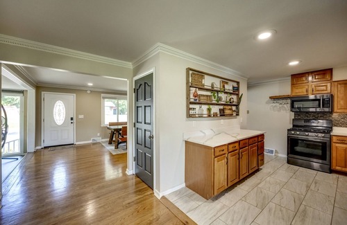 Radcliff Casa | Quiet Comfort: 5 BR & 2.5 BA, 6 TVs, Pet Friendly
