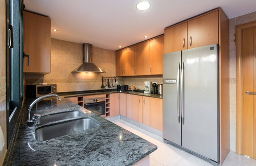 Lloret de Mar Villa | Villa IDEAL 4/5 FAMILIAS. 8 hab. 6 WC. jardin, privada y tranquila piscina 10x5m