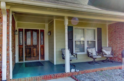 Conyers Casa | Quiet, Comfortable, Charming, Safe, 2-bedroom house with WiFi, AC in Conyers
