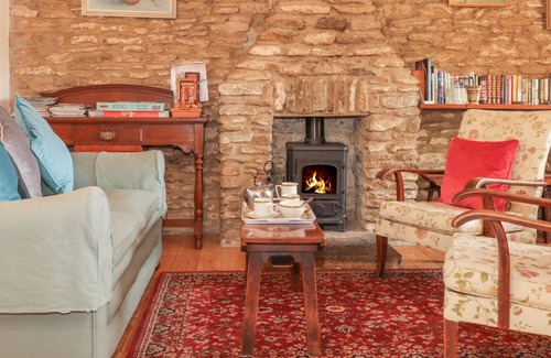Templecombe Cabaña | Quiet Corner Cottage, HENSTRIDGE