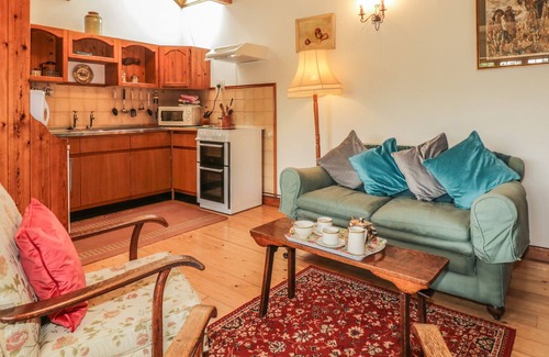 Templecombe Cabaña | Quiet Corner Cottage, HENSTRIDGE