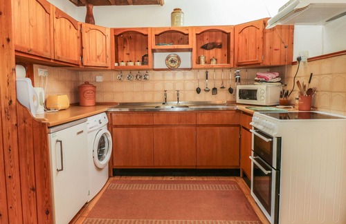 Templecombe Cabaña | Quiet Corner Cottage, HENSTRIDGE