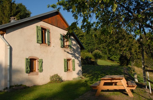 Fraize Casa | Casa tranquila en el campo a 725 m