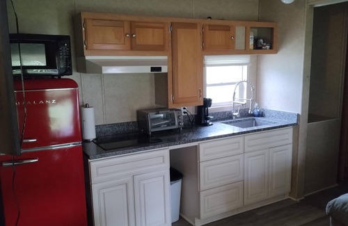 Fellowship Cabaña | Quiet Cottage on a beautiful farm - 10 mins to WEC