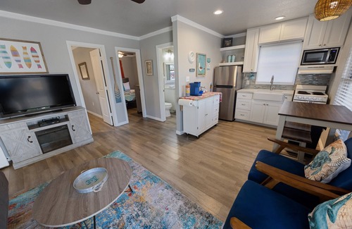 Fulton Cabaña | Quiet Cottage steps away from Fulton Pier | Sleeps 4