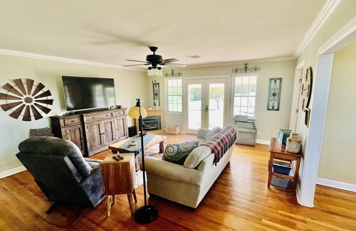 Milfay Casa | Quiet Country Home overlooking the beautiful Oklahoma skies