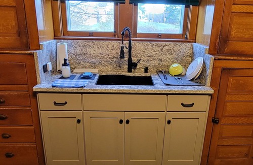 Barnesville Casa | Quiet Country Home with Garage