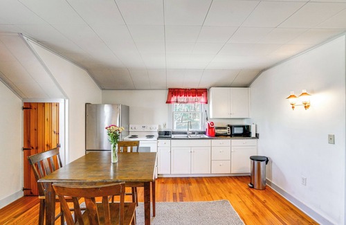 Hudson Apartamento | Quiet Country Living: Farmhouse Apt Near Hudson!