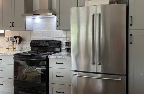 Spring Branch Cabina | Quiet country setting in the Texas Hill Country. Vineyards,state parks in area.