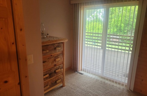 Mondovi Cabina | Quiet country setting on 255 private acres in Buffalo County wis.