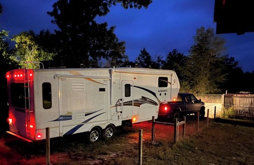 Youngstown Alquiler De RV | Quiet County RV Lot private entrance & Fenced